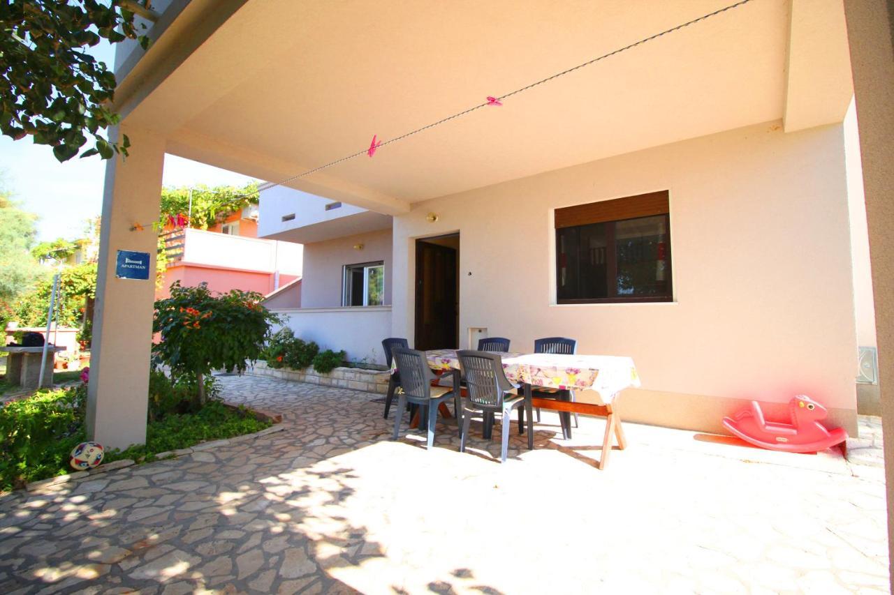 Dubravka Appartement Dinjiška Buitenkant foto