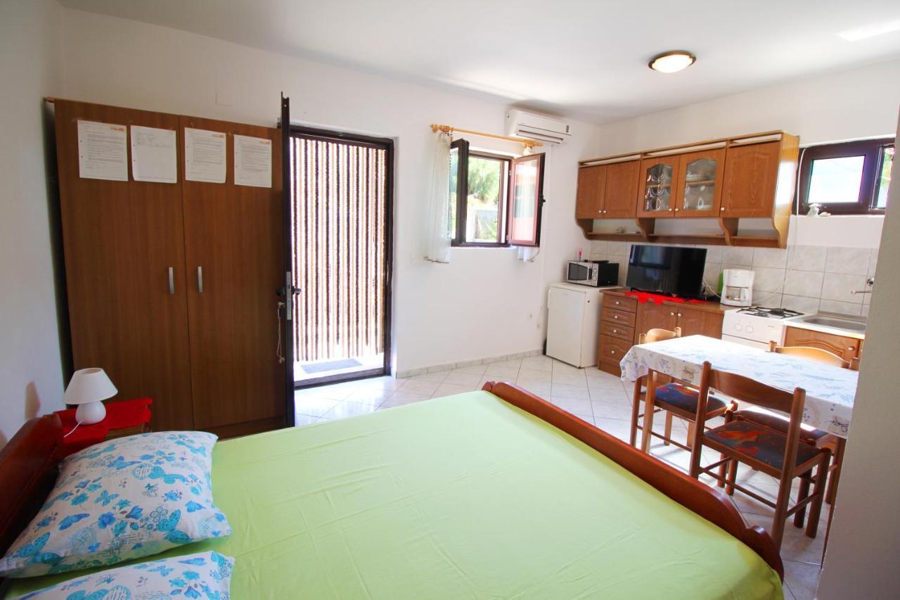 Dubravka Appartement Dinjiška Buitenkant foto
