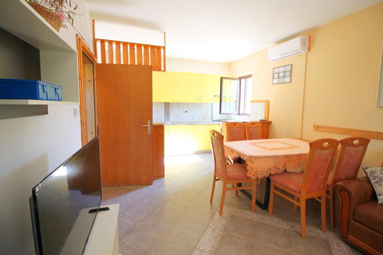 Dubravka Appartement Dinjiška Buitenkant foto