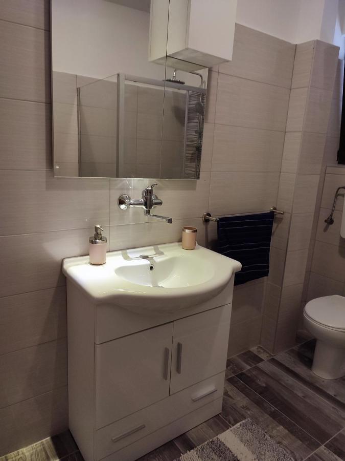 Dubravka Appartement Dinjiška Buitenkant foto